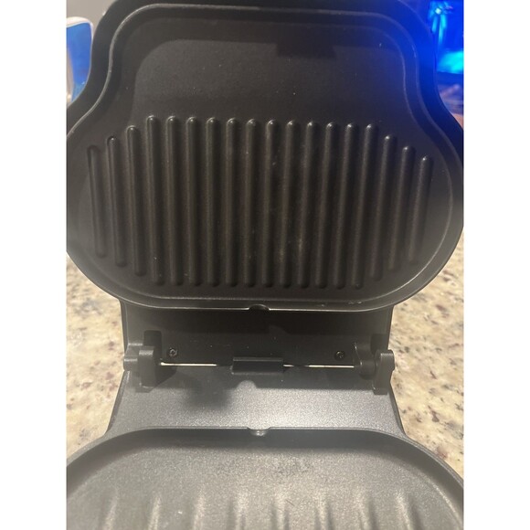 GEORGE FOREMAN Original Lean Mean Fat Grilling Machine Model GR8BLK- No driptray - Picture 12 of 12